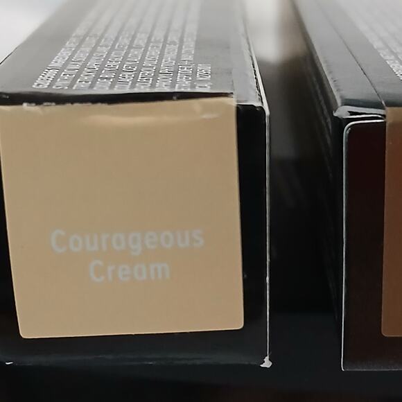 it Cosmetics 5-Piece set 2-mascaras/ 1-eyeliner / 2-shadow sticks all SUPERHERO - Picture 12 of 14